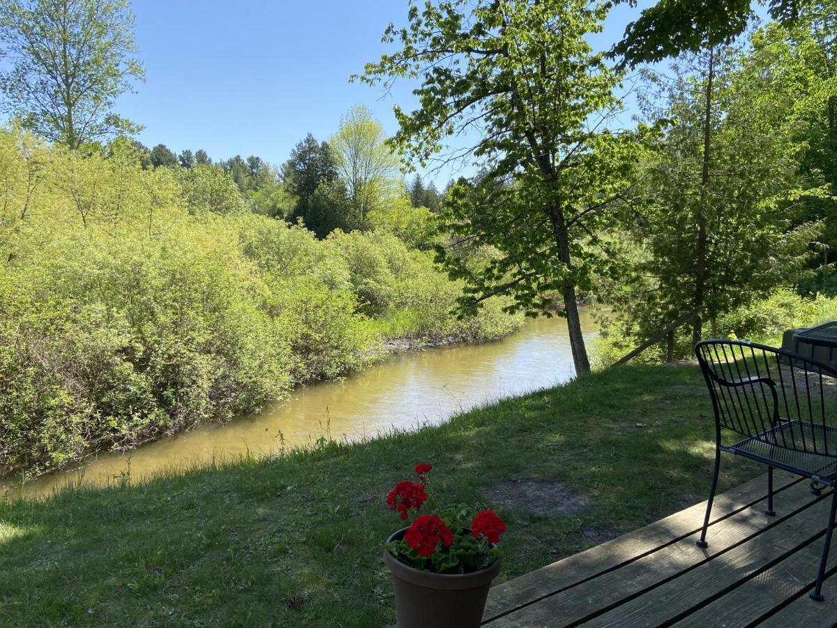 Betsie Riverside Resort Benzonia Экстерьер фото