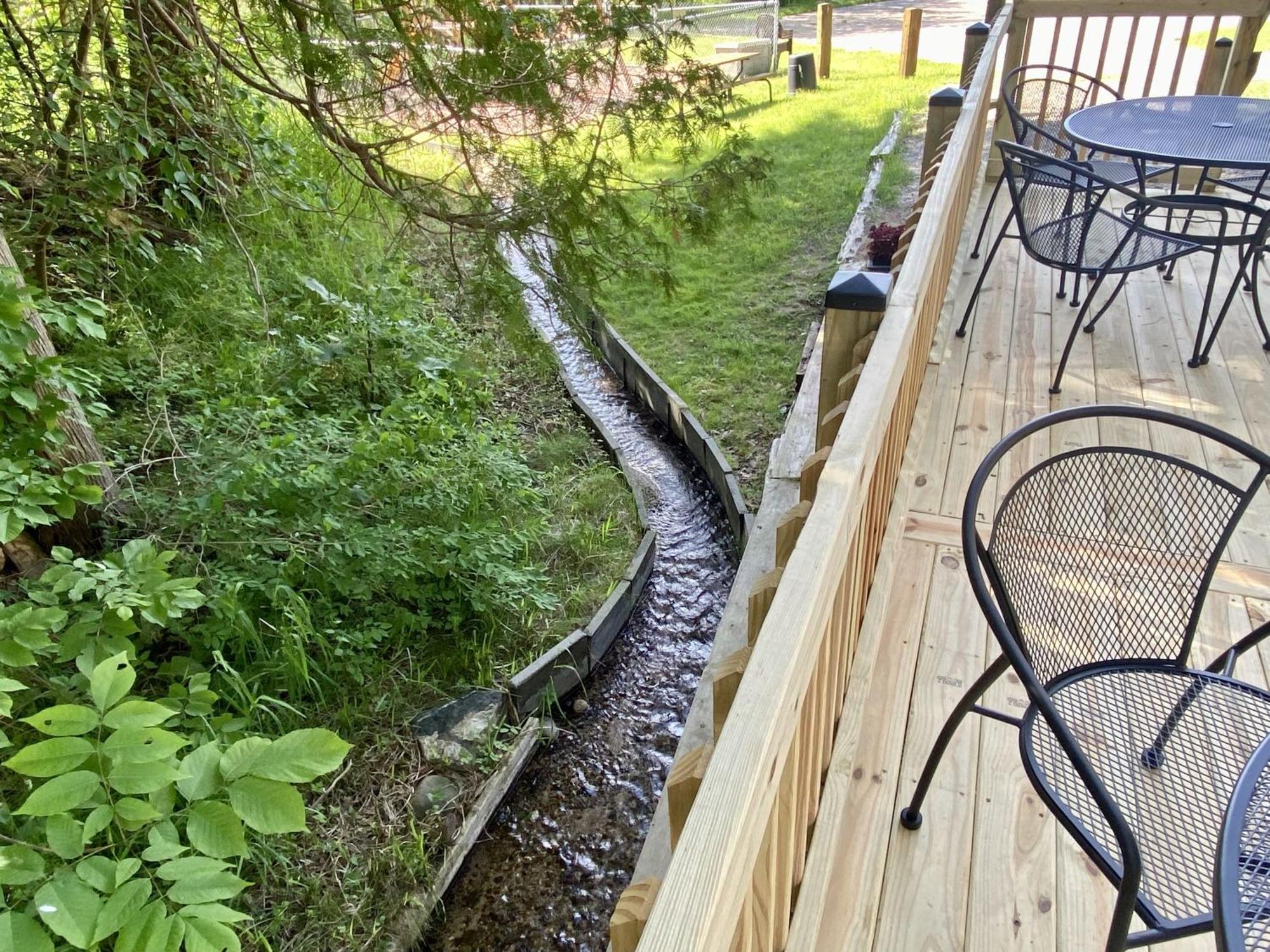 Betsie Riverside Resort Benzonia Экстерьер фото