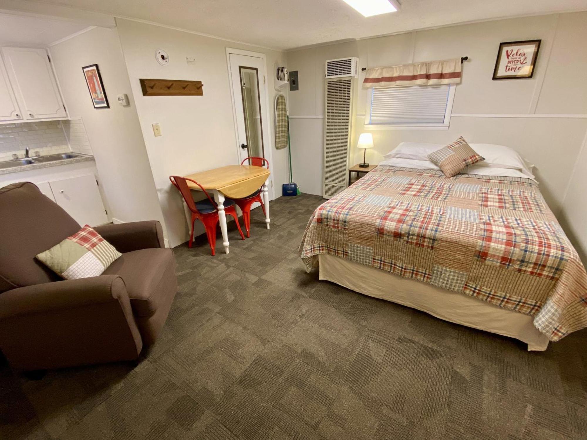 Betsie Riverside Resort Benzonia Экстерьер фото